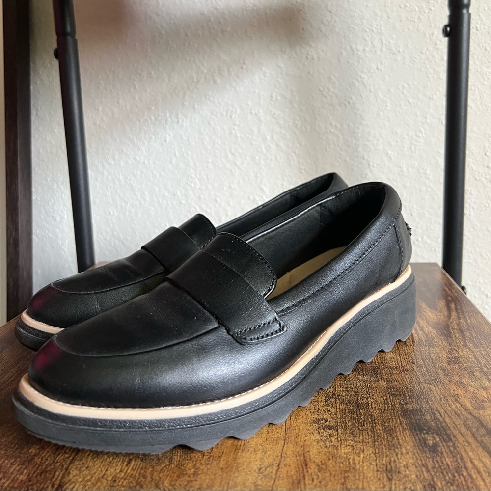 Black Clark’s Loafers. Size 7.